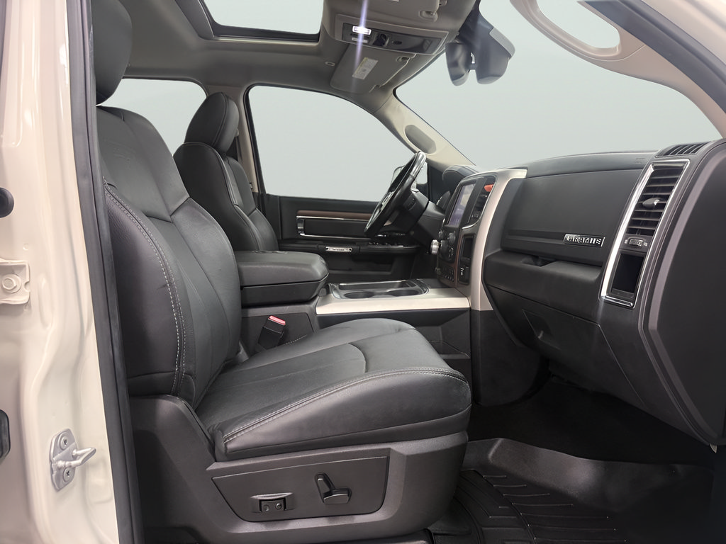 Used 2017 RAM 1500 Laramie w/ Convenience Group AWD/4WD image 12