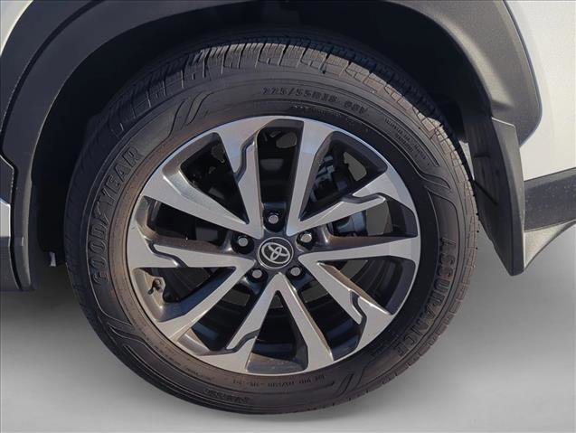 Certified 2024 Toyota Corolla Cross XLE image 30