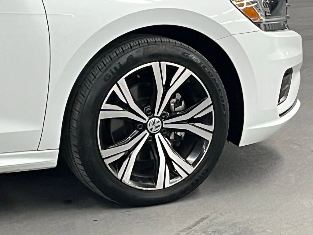 Certified 2022 Volkswagen Passat 2.0T SE FWD image 38