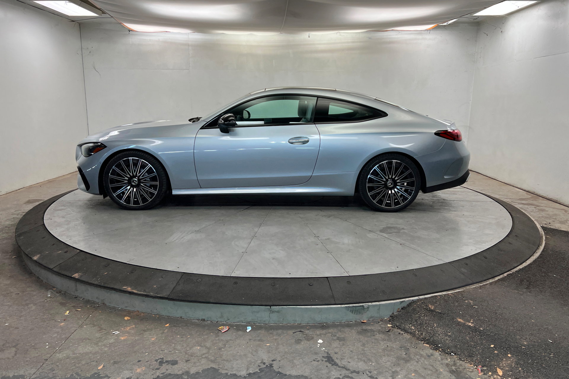 New 2026 Mercedes-Benz CLE 300 4MATIC Coupe image 2