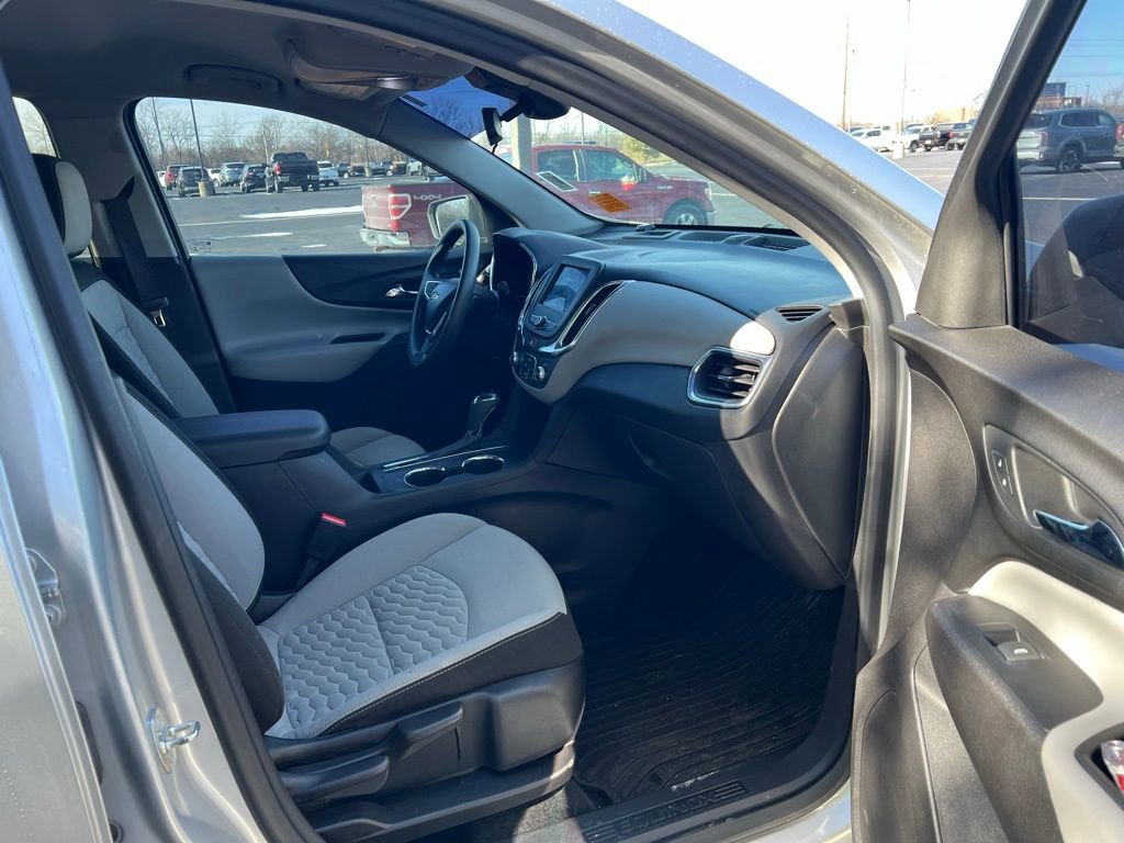 Used 2020 Chevrolet Equinox LS w/ LS Convenience Package image 10