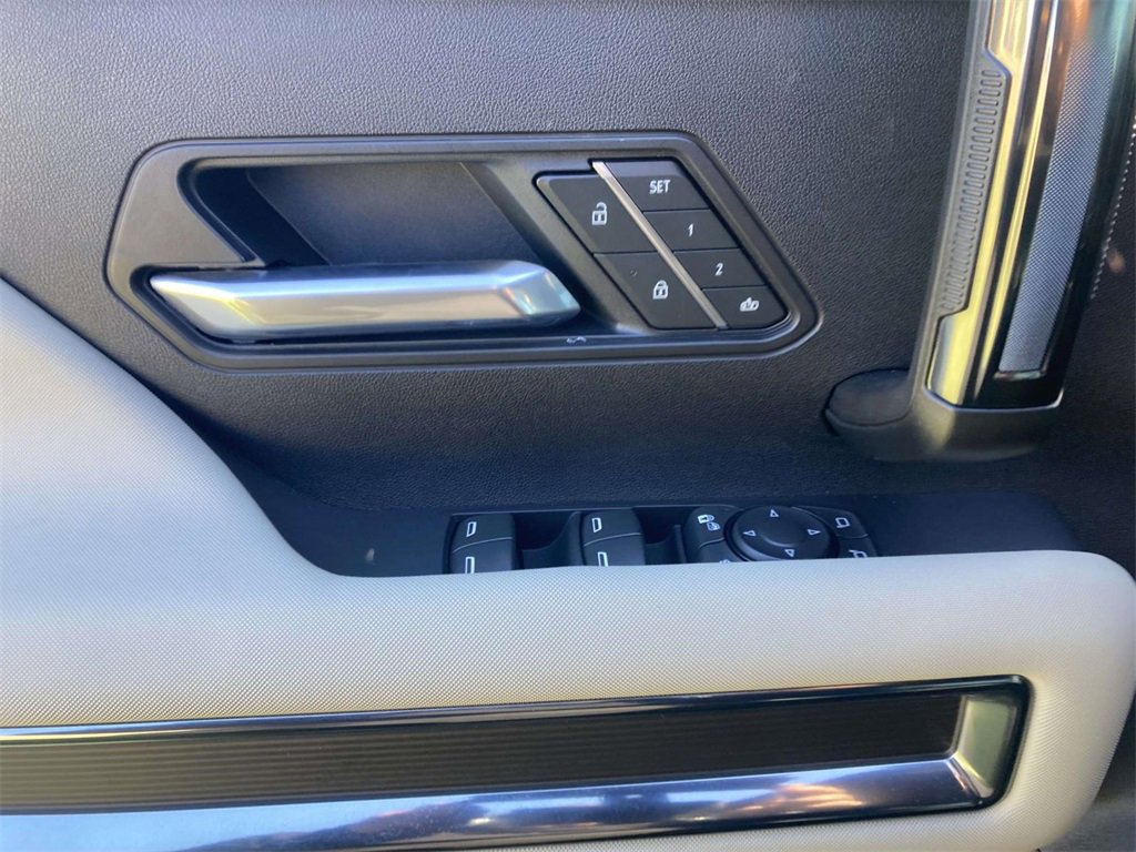 New 2026 GMC Hummer EV SUV w/ LPO, Dark Essentials Package image 15