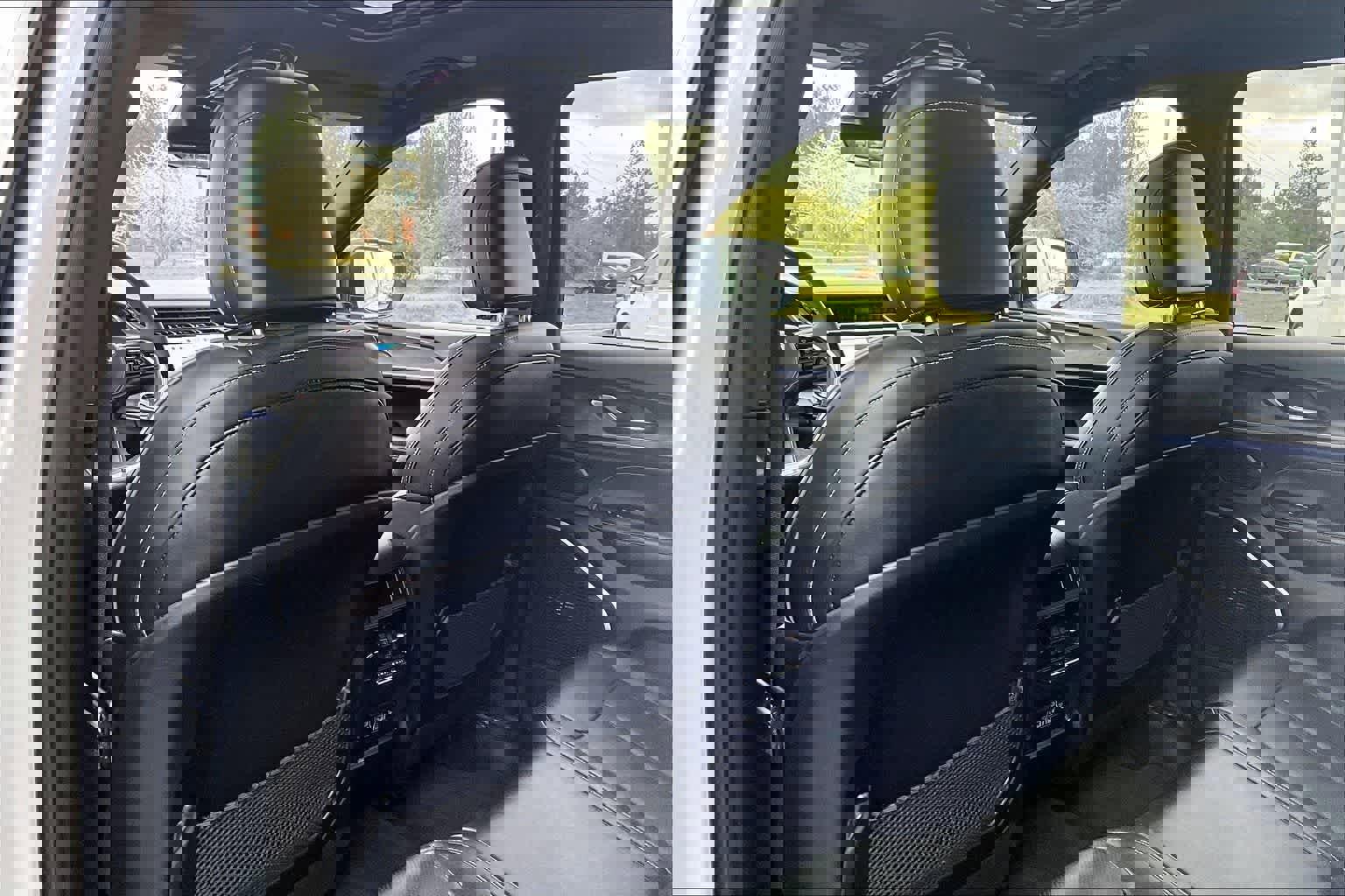 Used 2024 Jeep Grand Cherokee Overland image 12