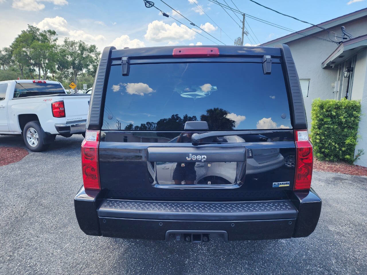 Used 2007 Jeep Commander Sport image 4