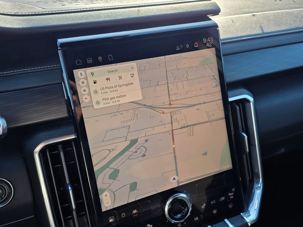 Used 2025 GMC Acadia Elevation image 17