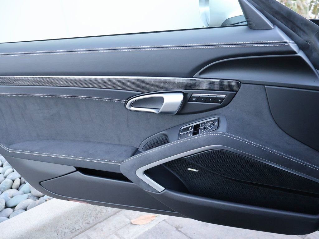 Used 2025 Porsche 718 Cayman GTS image 33