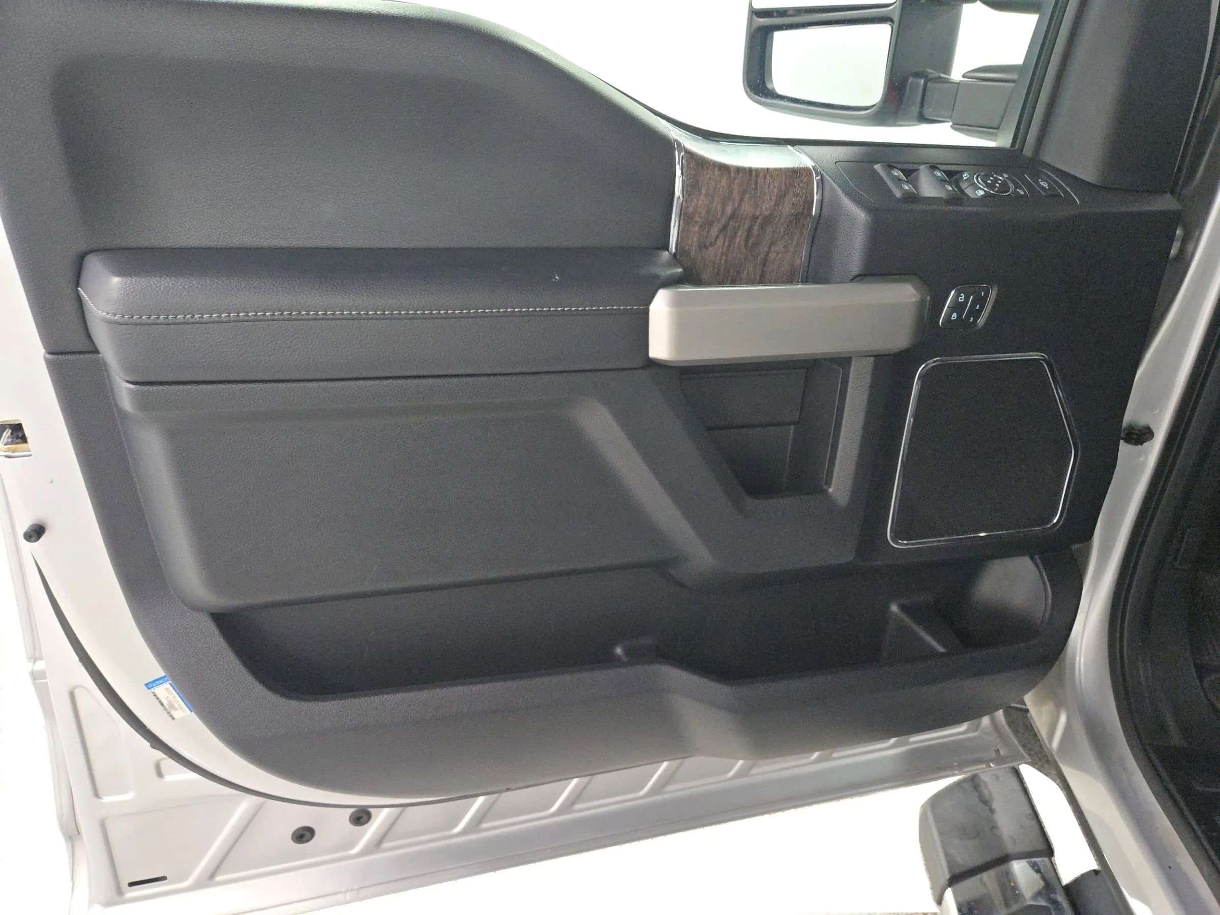 Used 2018 Ford F250 Lariat w/ Lariat Value Package image 21