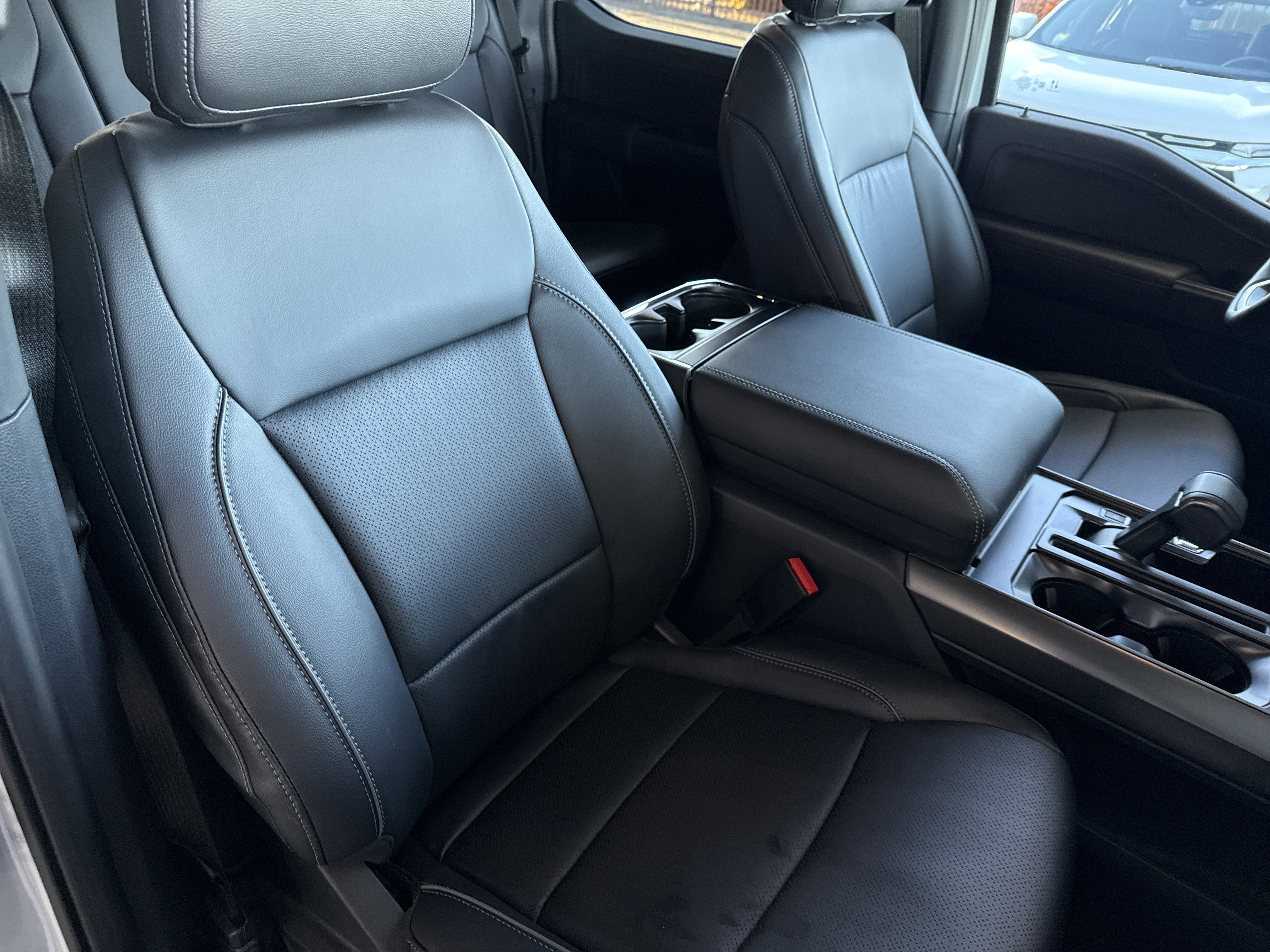 New 2025 Ford F150 Lariat image 18