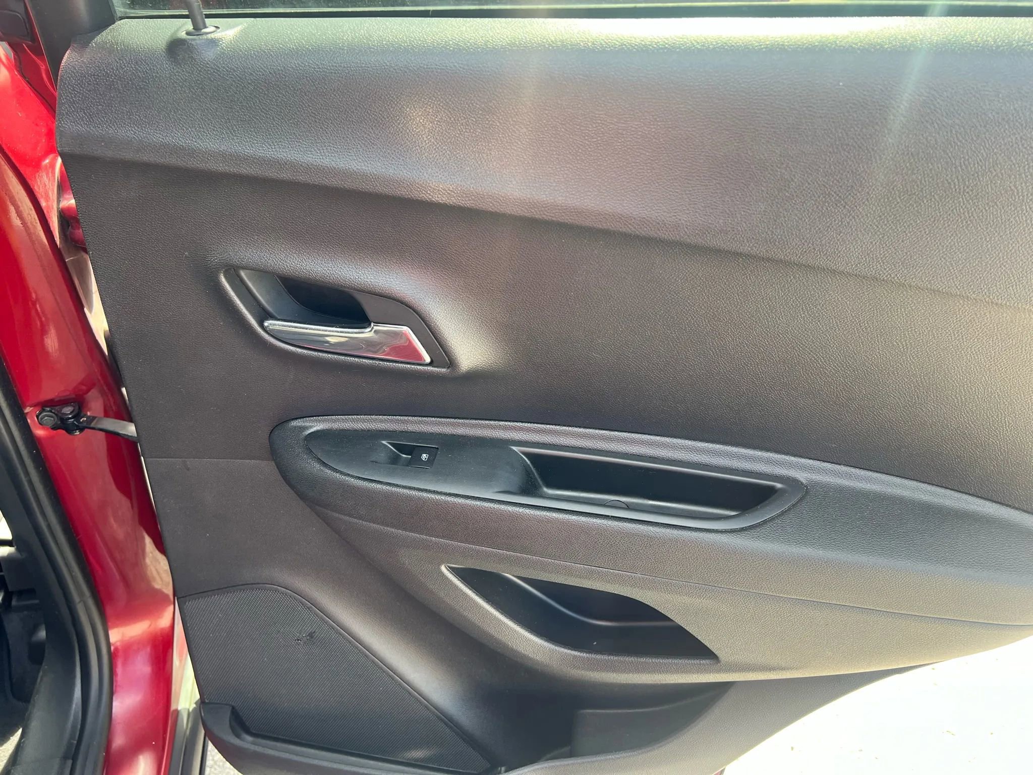 Used 2020 Chevrolet Trax LT w/ LT Convenience Package image 25