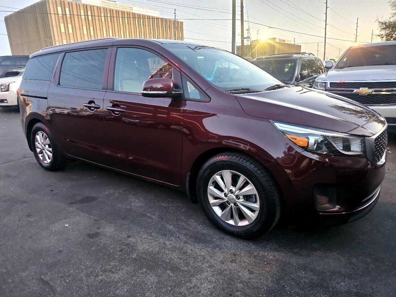 Used 2015 Kia Sedona LX w/ LX Convenience Package image 7