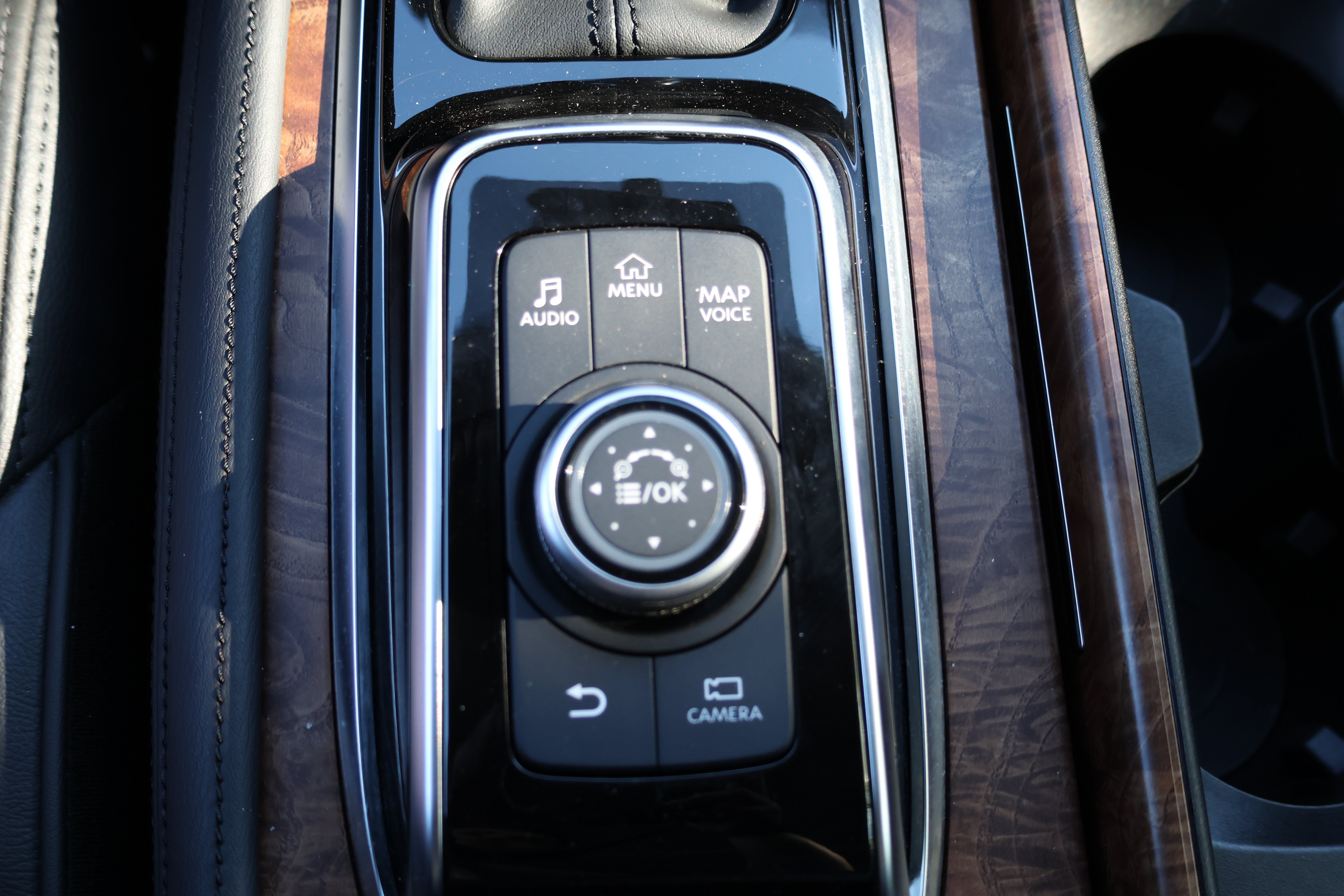 Used 2024 Nissan Armada SL AWD/4WD image 36