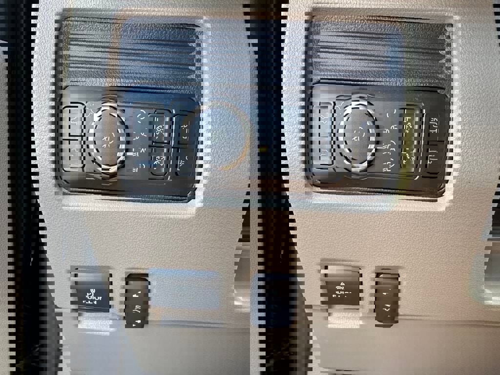 New 2025 Ford F250 Platinum w/ Platinum Plus Package image 17