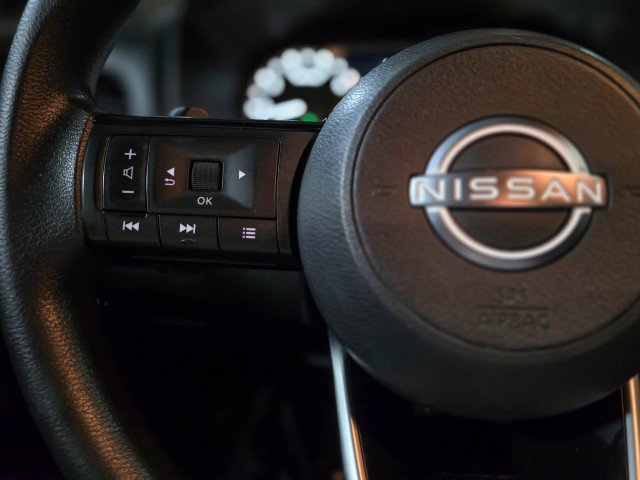 Used 2022 Nissan Rogue SV image 19