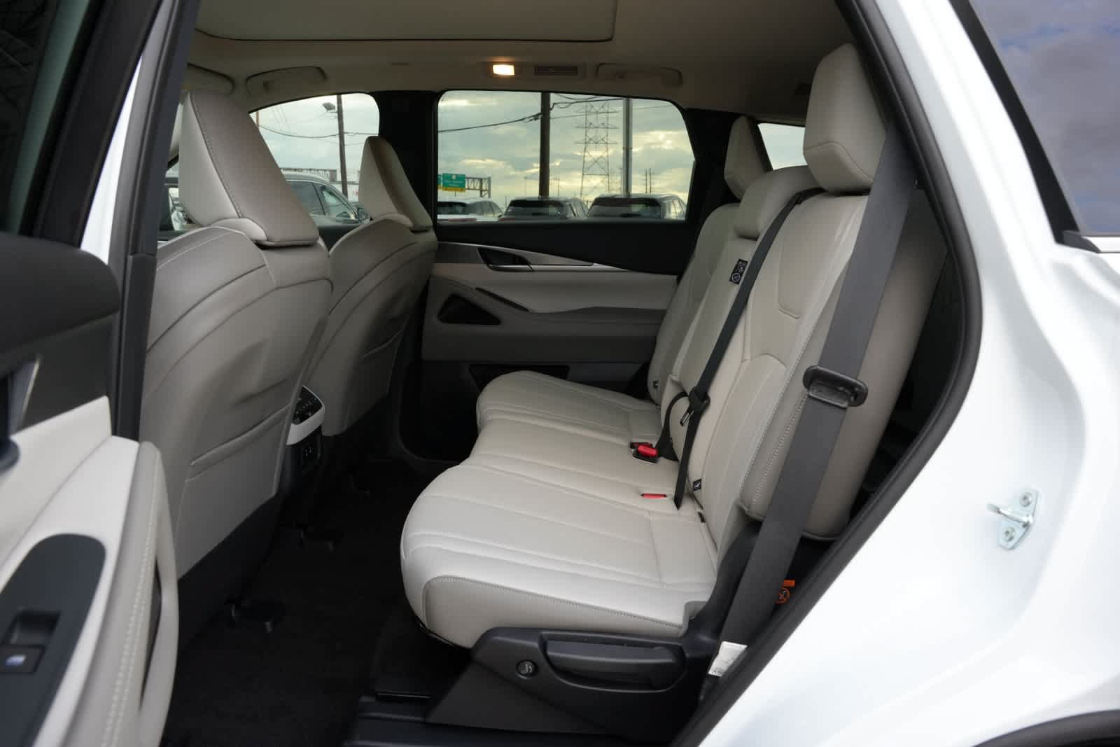 Certified 2027 INFINITI QX60 Pure w/ Cargo Package FWD image 18