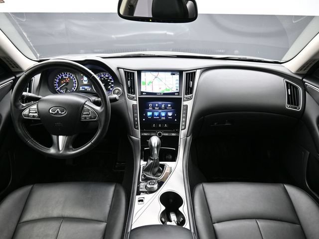 Used 2017 INFINITI Q50 Signature Edition w/ All Weather Package (L93) AWD/4WD image 12