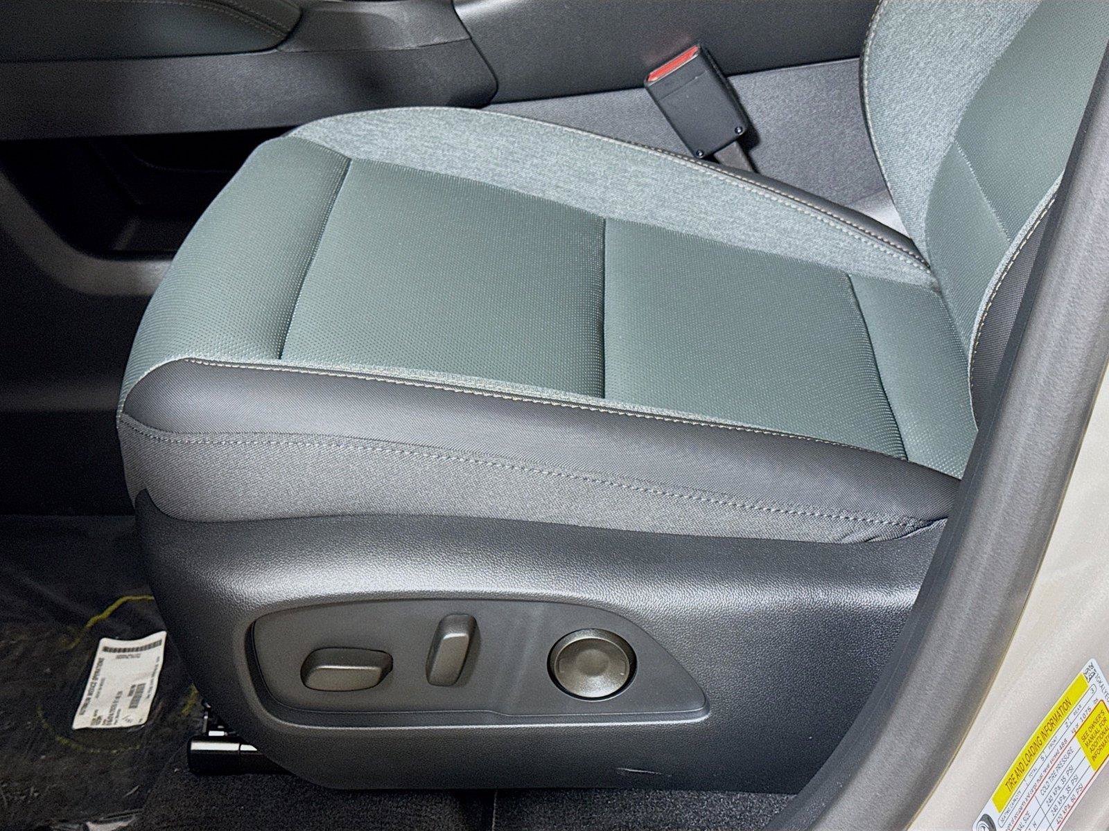 New 2027 GMC Terrain AT4 w/ Technology Package II AWD/4WD image 17