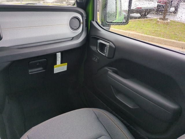 New 2025 Jeep Gladiator Sport AWD/4WD image 17