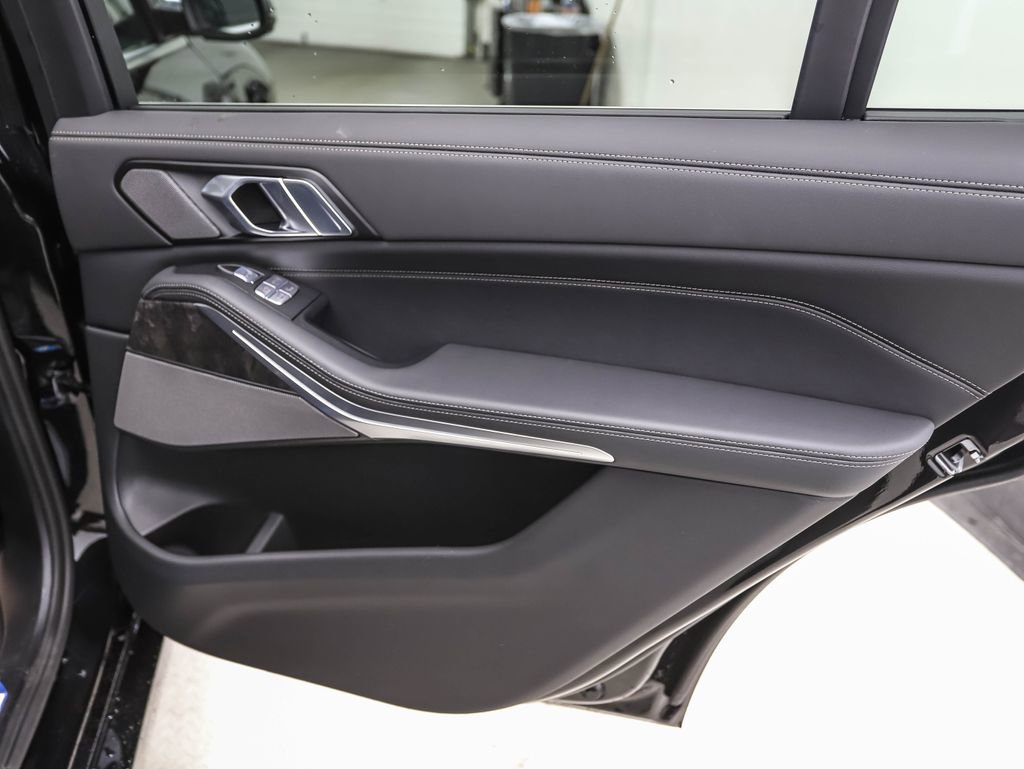 Used 2025 BMW X7 xDrive40i image 26