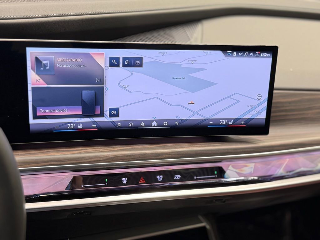 Used 2023 BMW 760i xDrive image 13