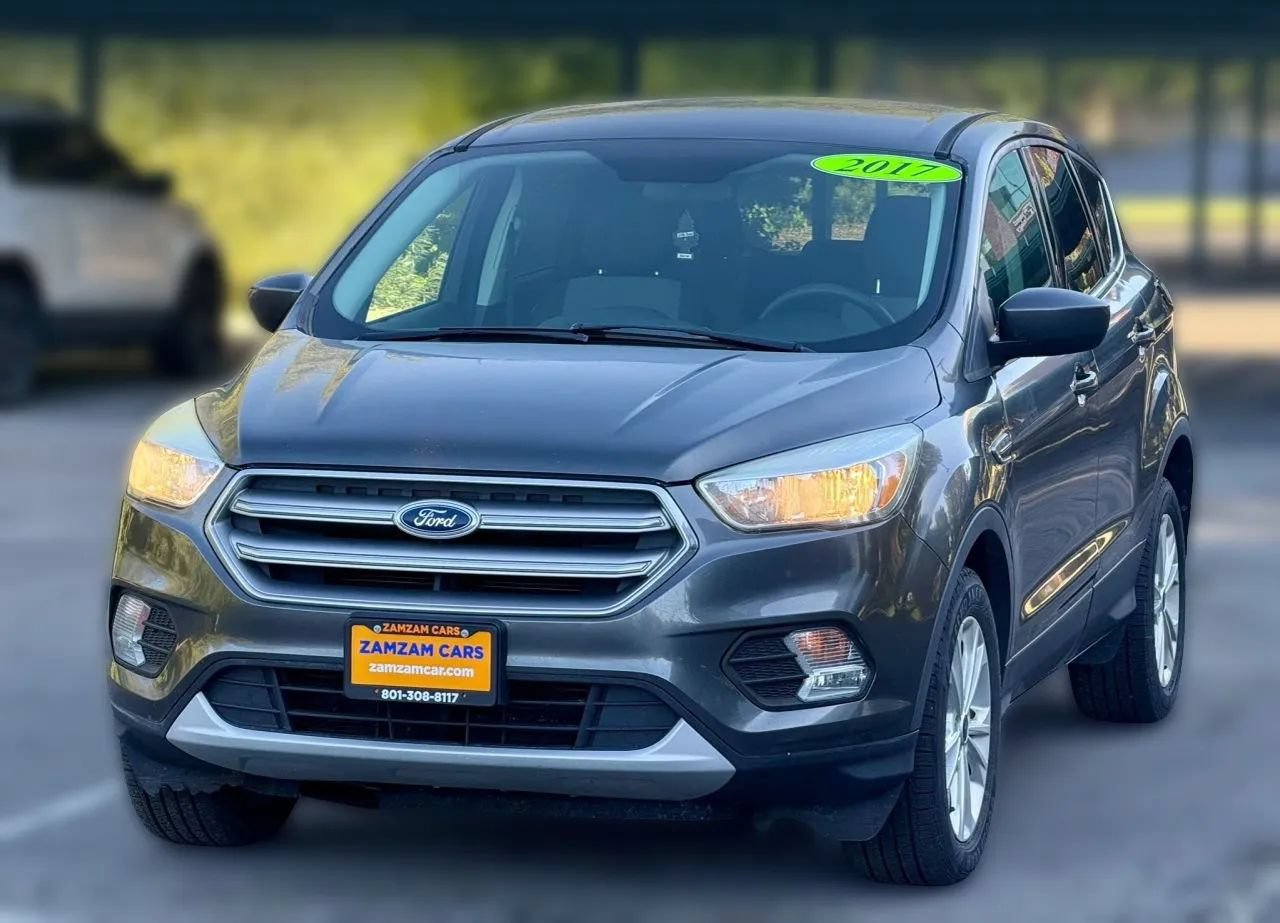 Used 2017 Ford Escape SE AWD/4WD image 3