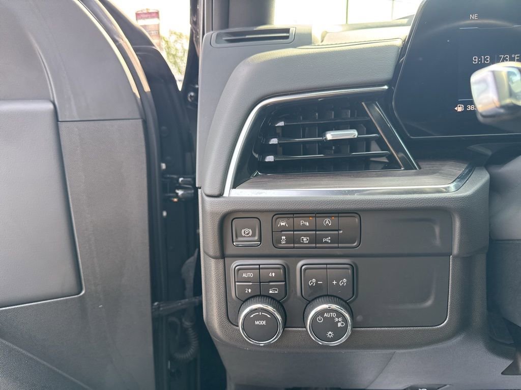 Used 2025 Chevrolet Tahoe LT AWD/4WD image 12