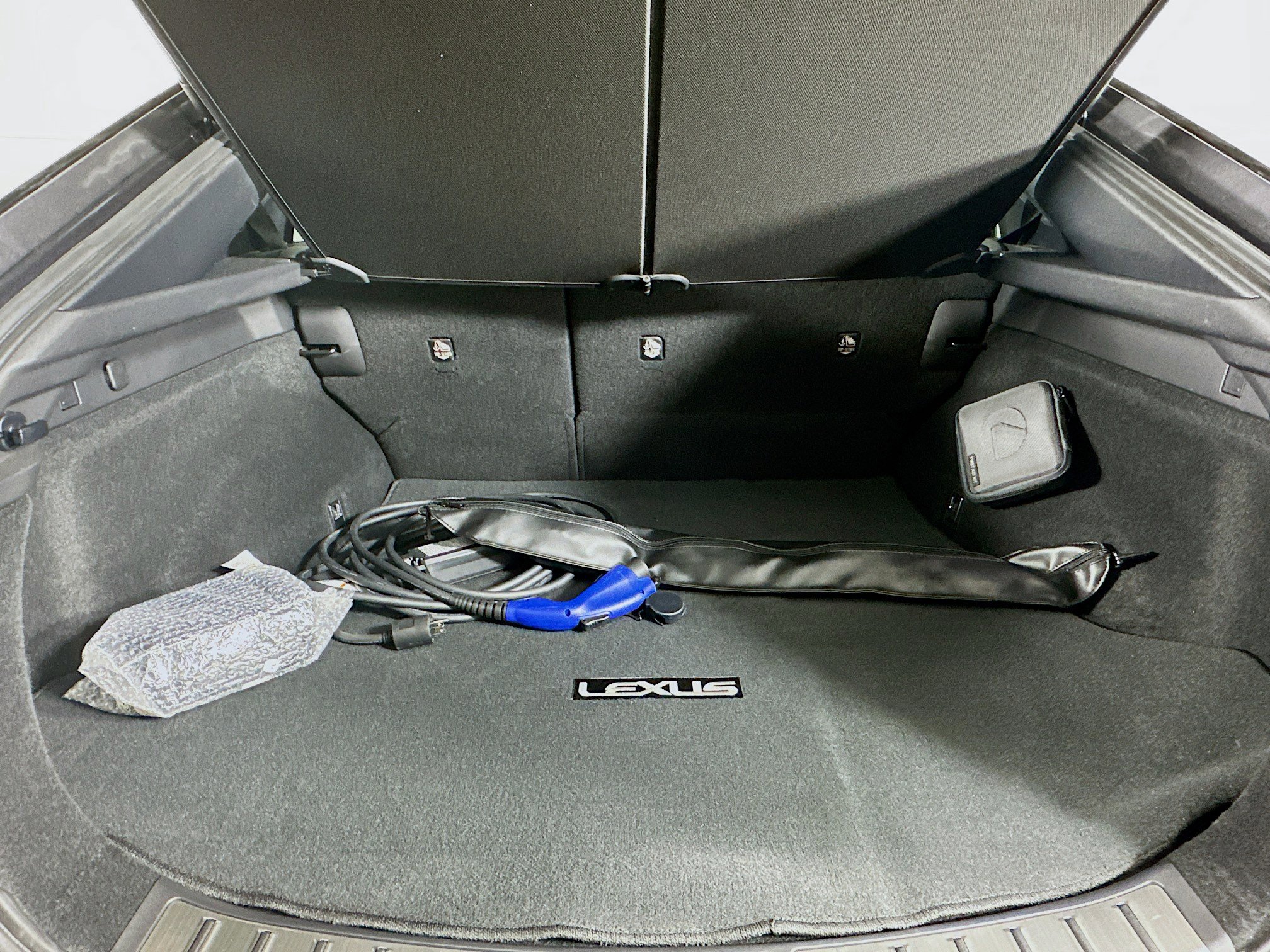 Used 2023 Lexus RZ 450e Premium w/ Technology Package image 28