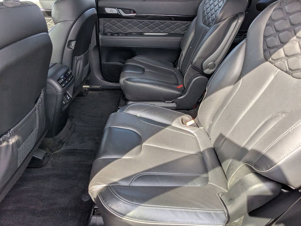 Used 2022 Hyundai Palisade Calligraphy w/ Winter Package image 18