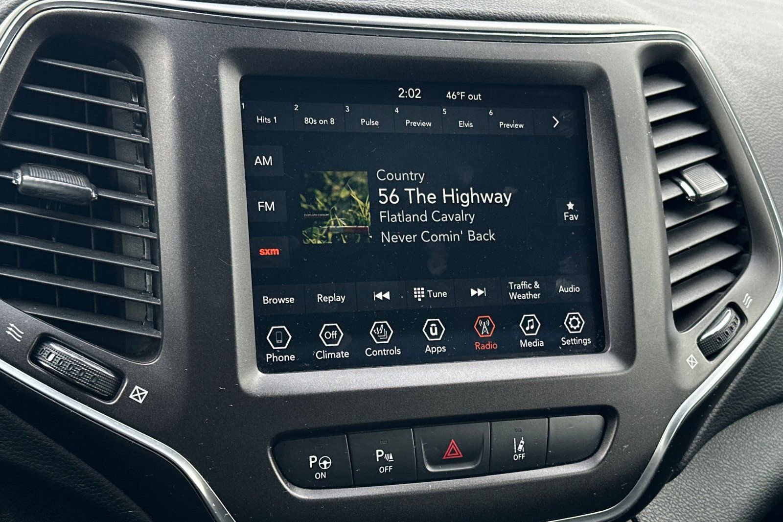 Used 2020 Jeep Cherokee Trailhawk w/ Technology Group image 18