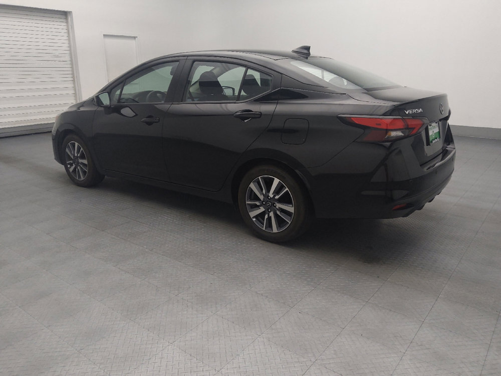 Used 2023 Nissan Versa SV image 3