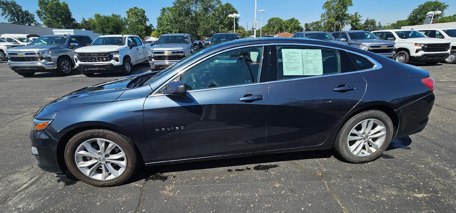 Used 2021 Chevrolet Malibu LT FWD image 4