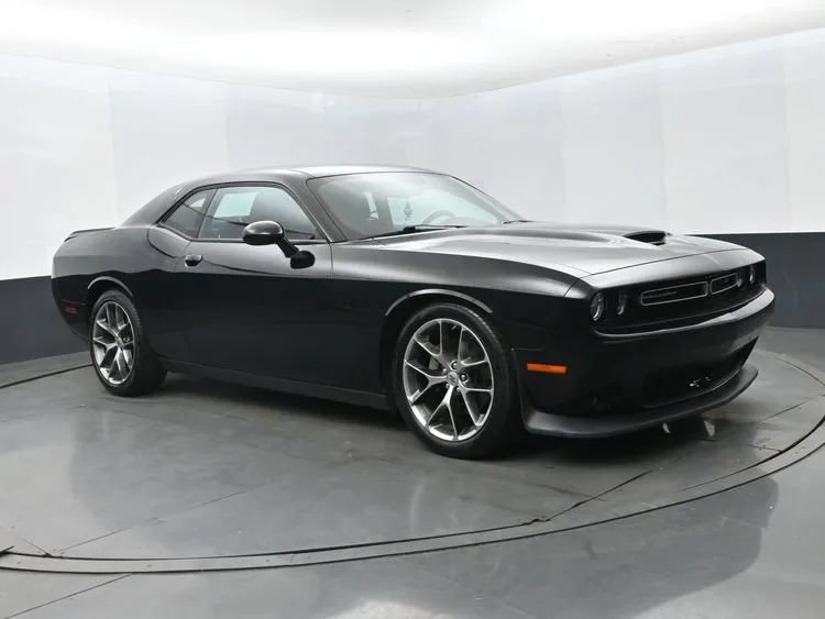 Used 2022 Dodge Challenger GT RWD image 2