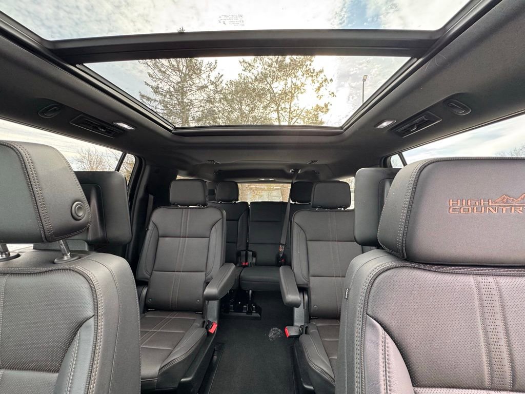 Used 2025 Chevrolet Suburban High Country image 20