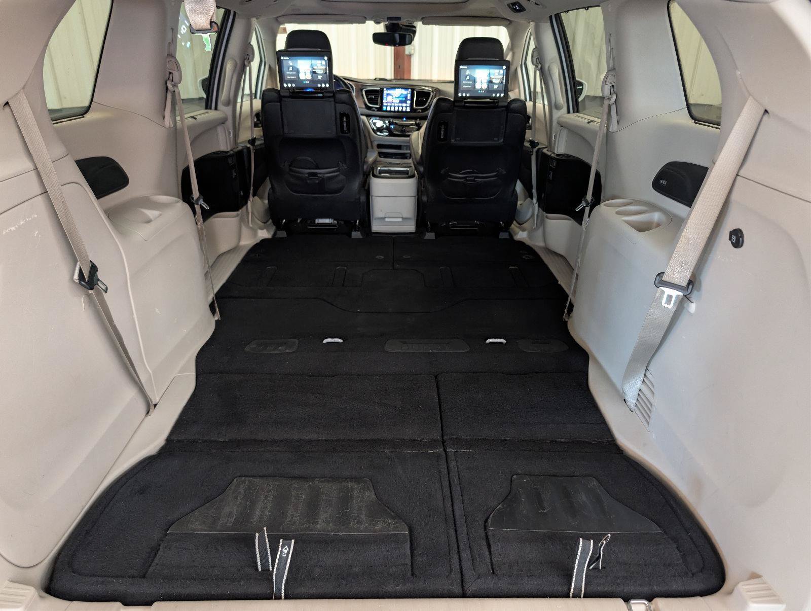 Used 2019 Chrysler Pacifica Touring-L Plus w/ Advanced Safetytec Group FWD image 42