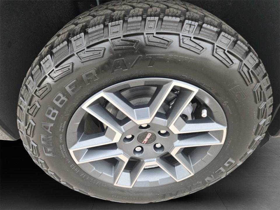 New 2026 GMC Terrain AT4 w/ Technology Package II AWD/4WD image 35