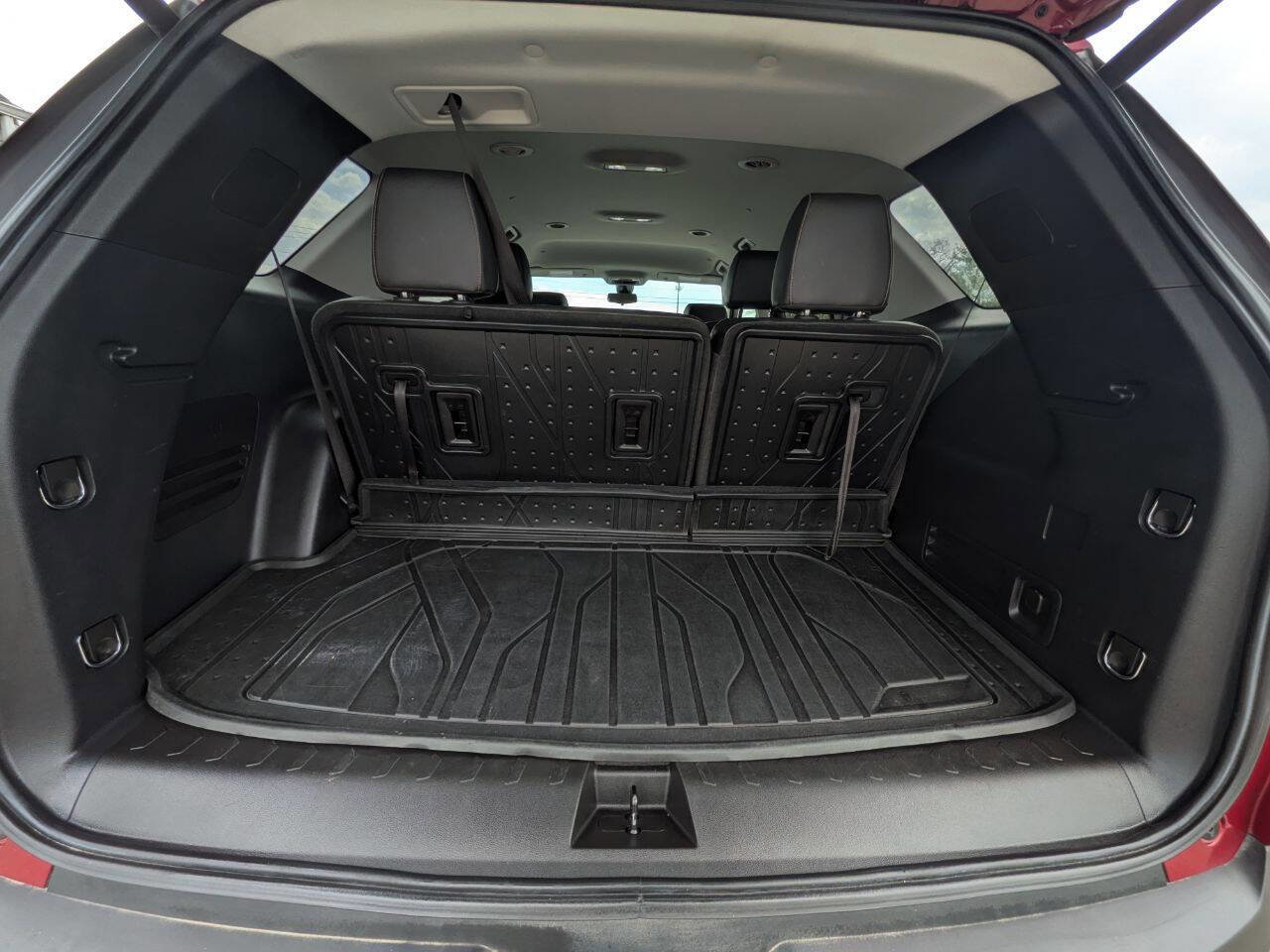 Used 2021 Chevrolet Traverse LT w/ LT Premium Package image 28