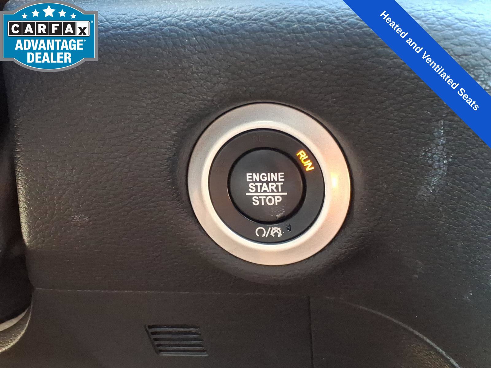 Used 2025 Chrysler Pacifica Limited FWD image 26