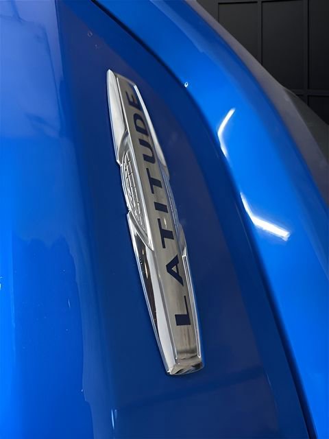 Used 2023 Jeep Compass Latitude AWD/4WD image 9
