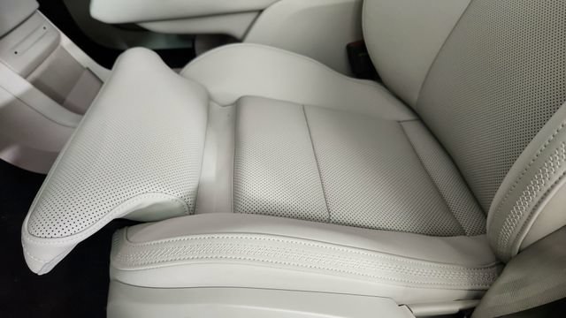 New 2026 Volvo EX90 Plus AWD/4WD image 13