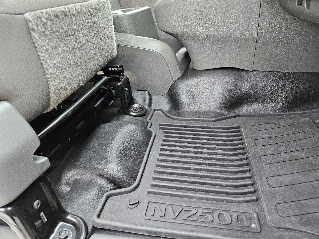 Used 2019 Nissan NV 2500 SV RWD image 28