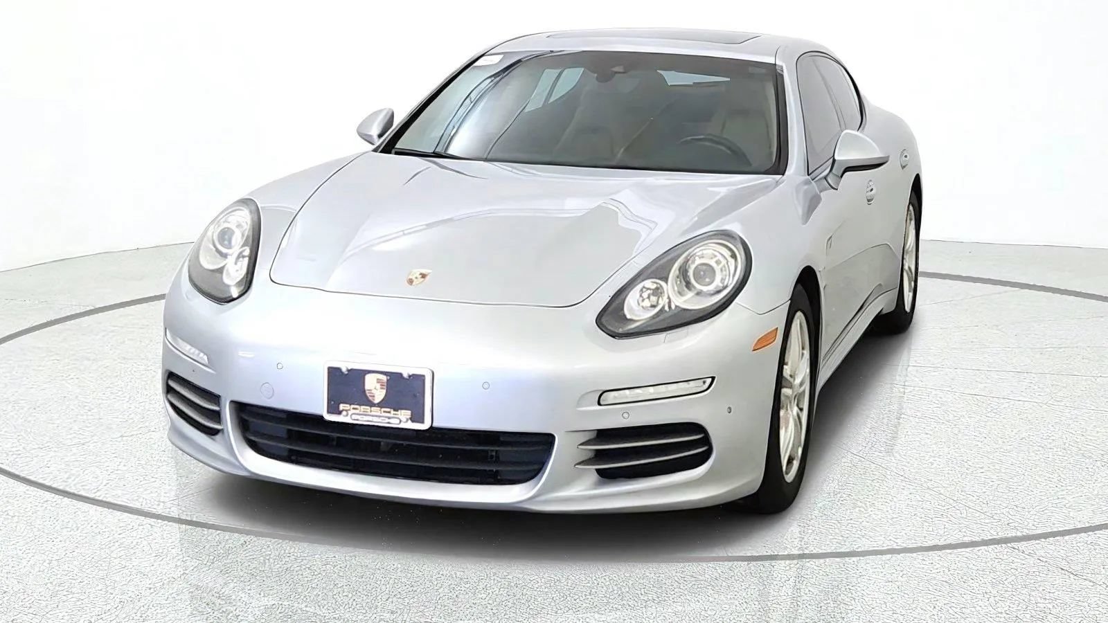 Used 2015 Porsche Panamera 4 AWD/4WD image 3