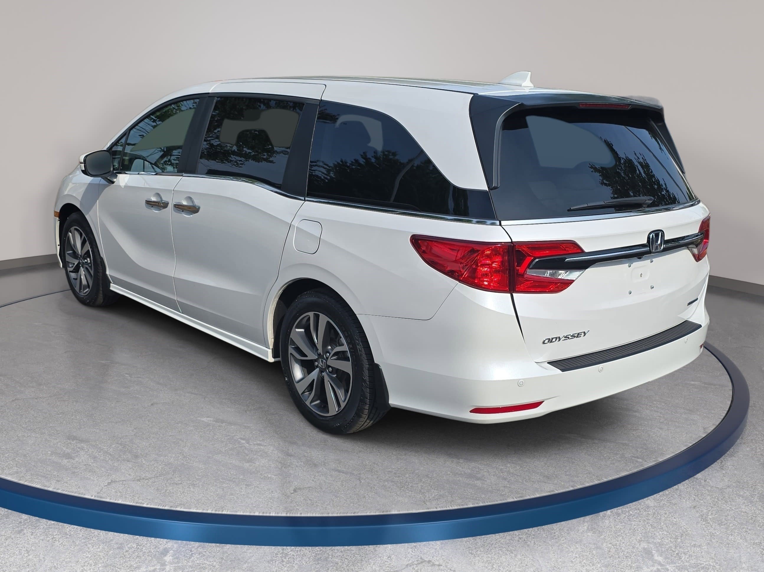 Used 2023 Honda Odyssey Touring image 8