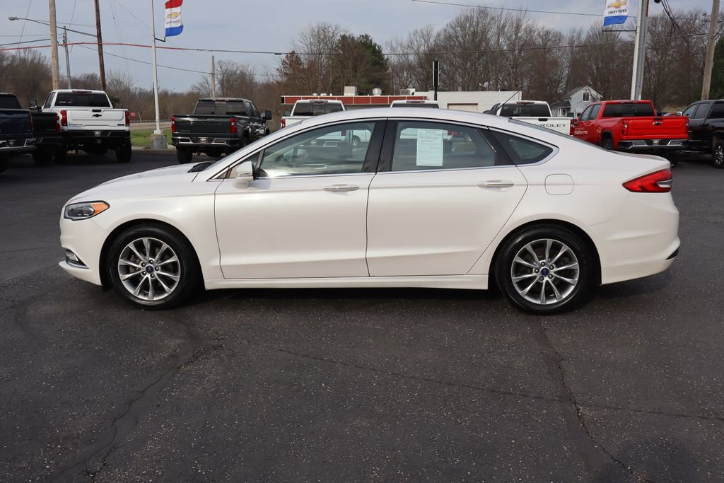 Used 2017 Ford Fusion SE w/ Fusion SE Technology Package image 27