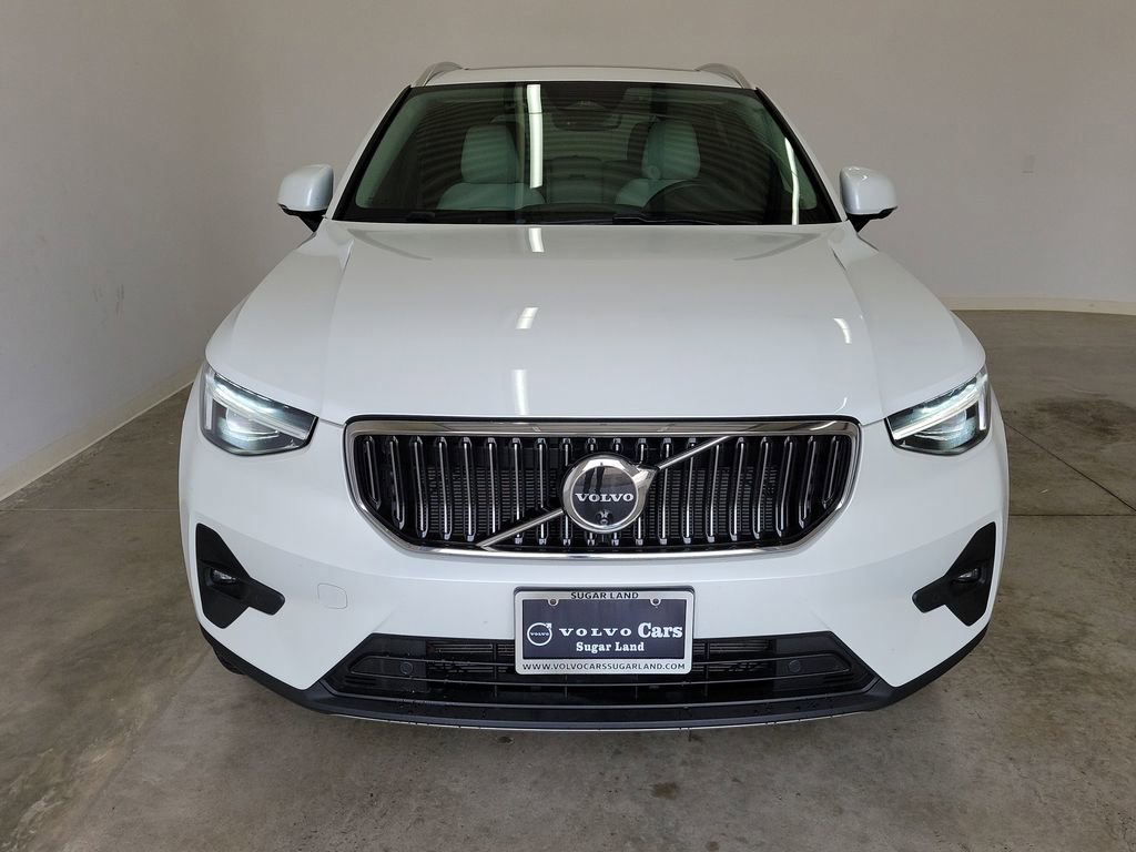 Used 2025 Volvo XC40 B5 Ultra w/ Protection Package Premier AWD/4WD image 2