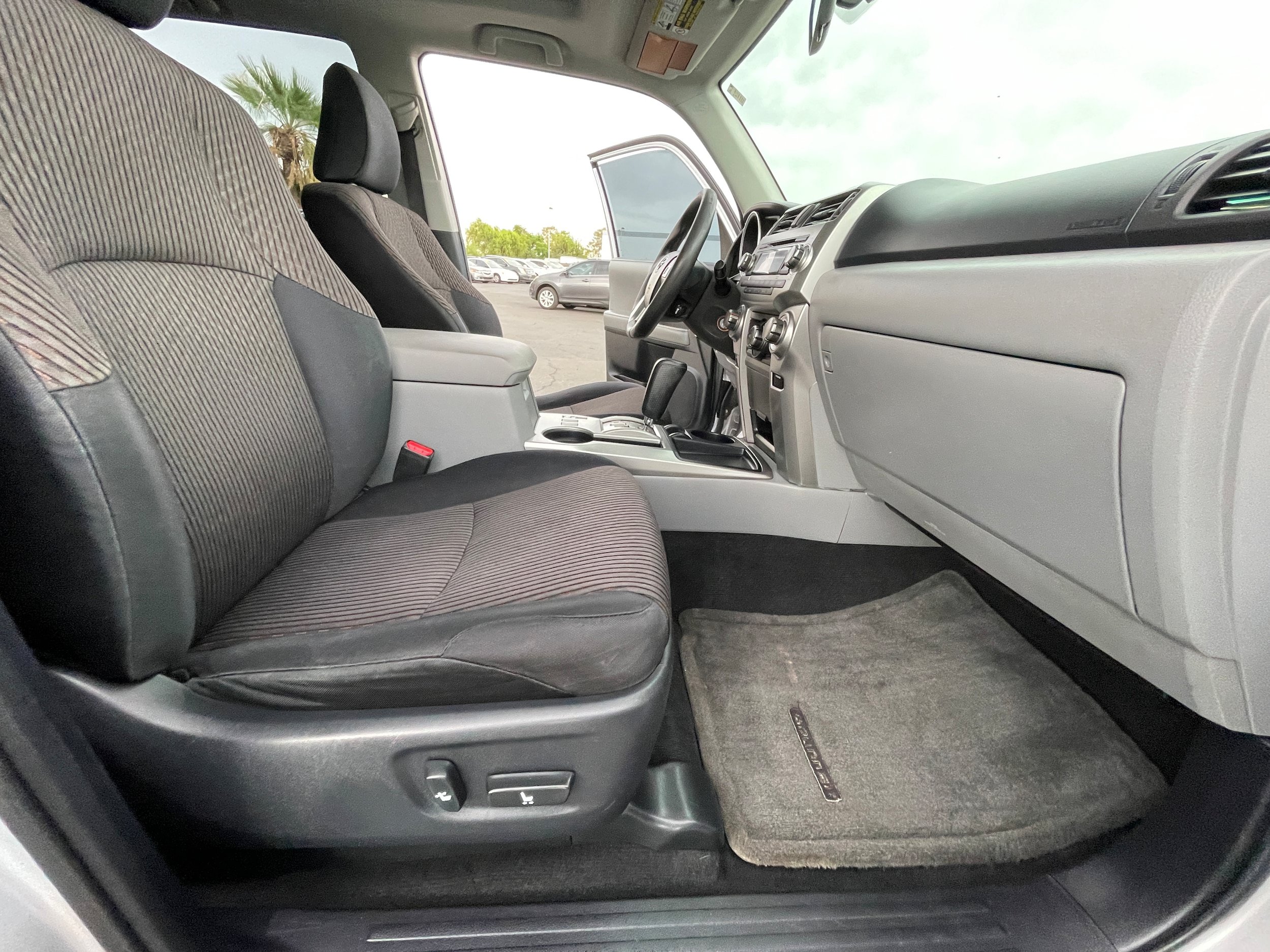 Used 2010 Toyota 4Runner SR5 w/ Convenience Pkg RWD image 24