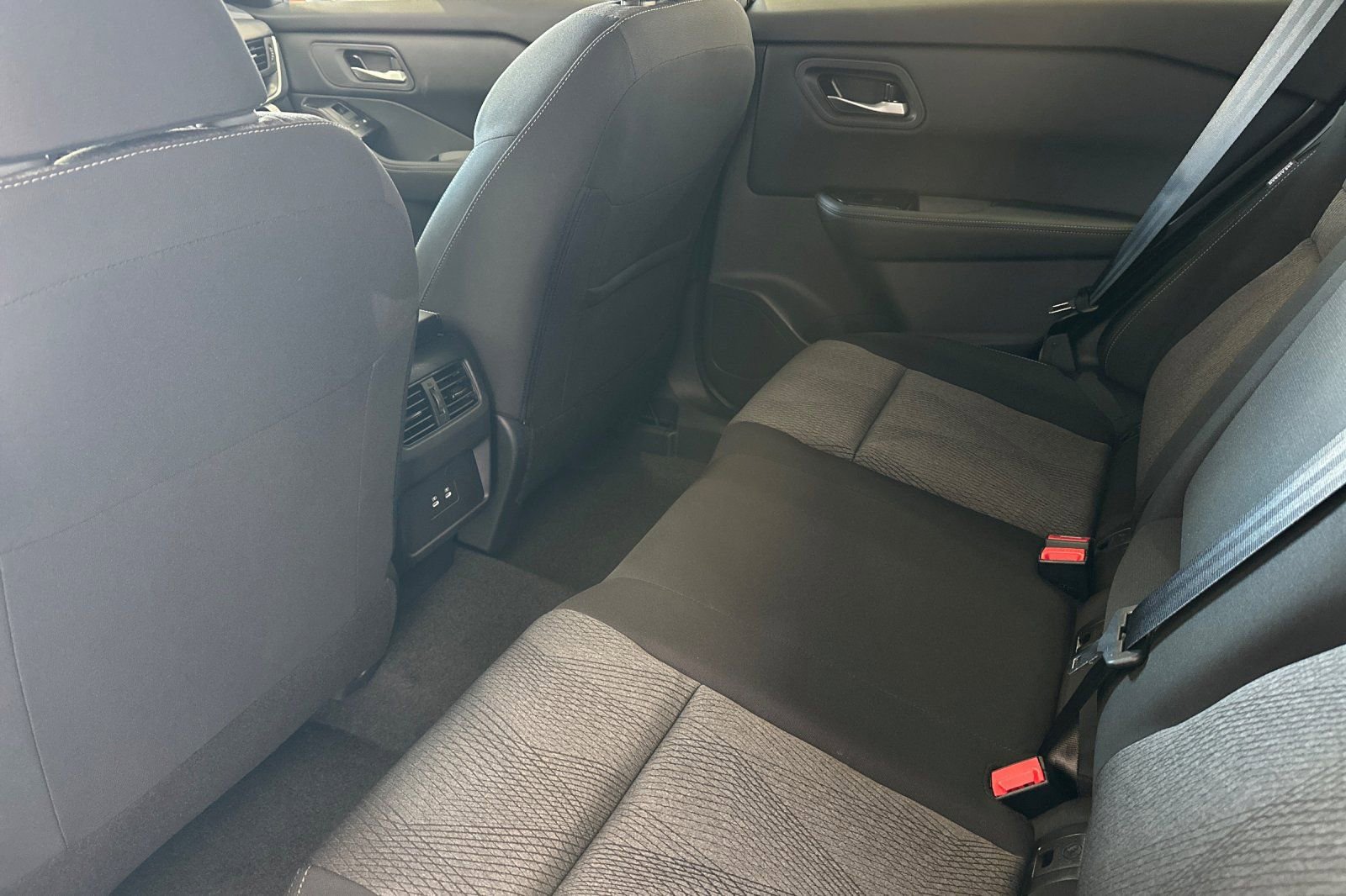 New 2026 Nissan Rogue SV w/ Cold Weather Package FWD image 9