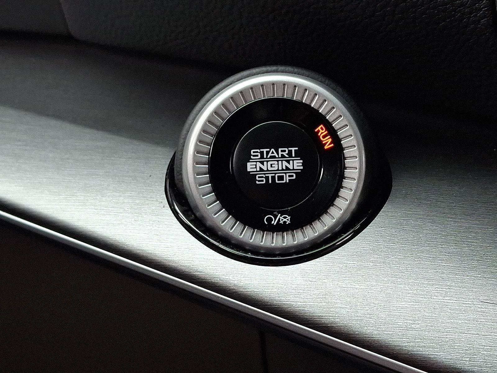 Certified 2025 Jeep Wagoneer 4WD image 26