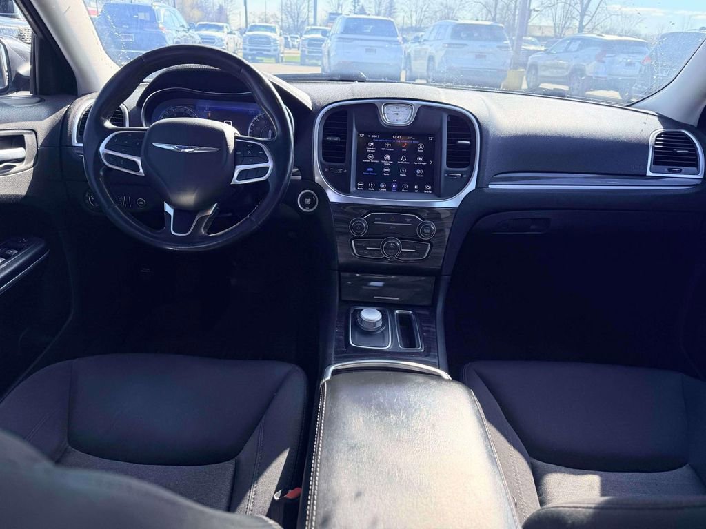 Used 2019 Chrysler 300 Touring w/ Driver Convenience Group RWD image 3
