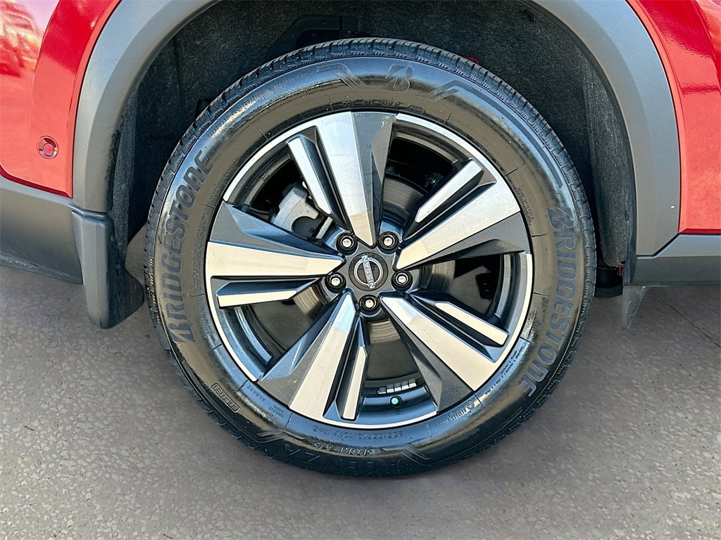 Used 2023 Nissan Rogue SL w/ SL Premium Package image 32