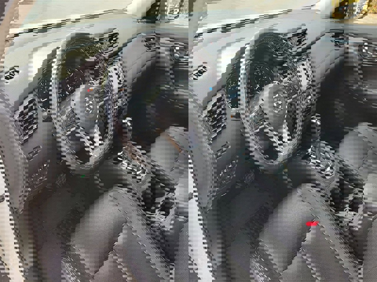 Used 2020 Nissan Rogue SL w/ Premium Package image 16