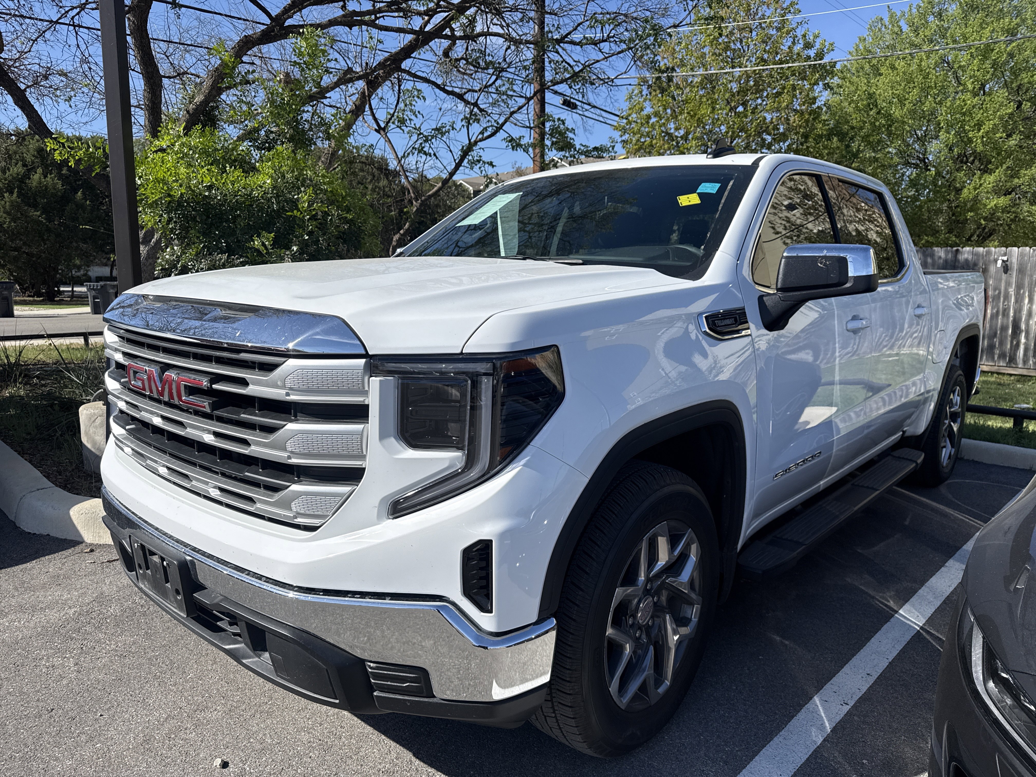 Used 2026 GMC Sierra 1500 SLE image 2